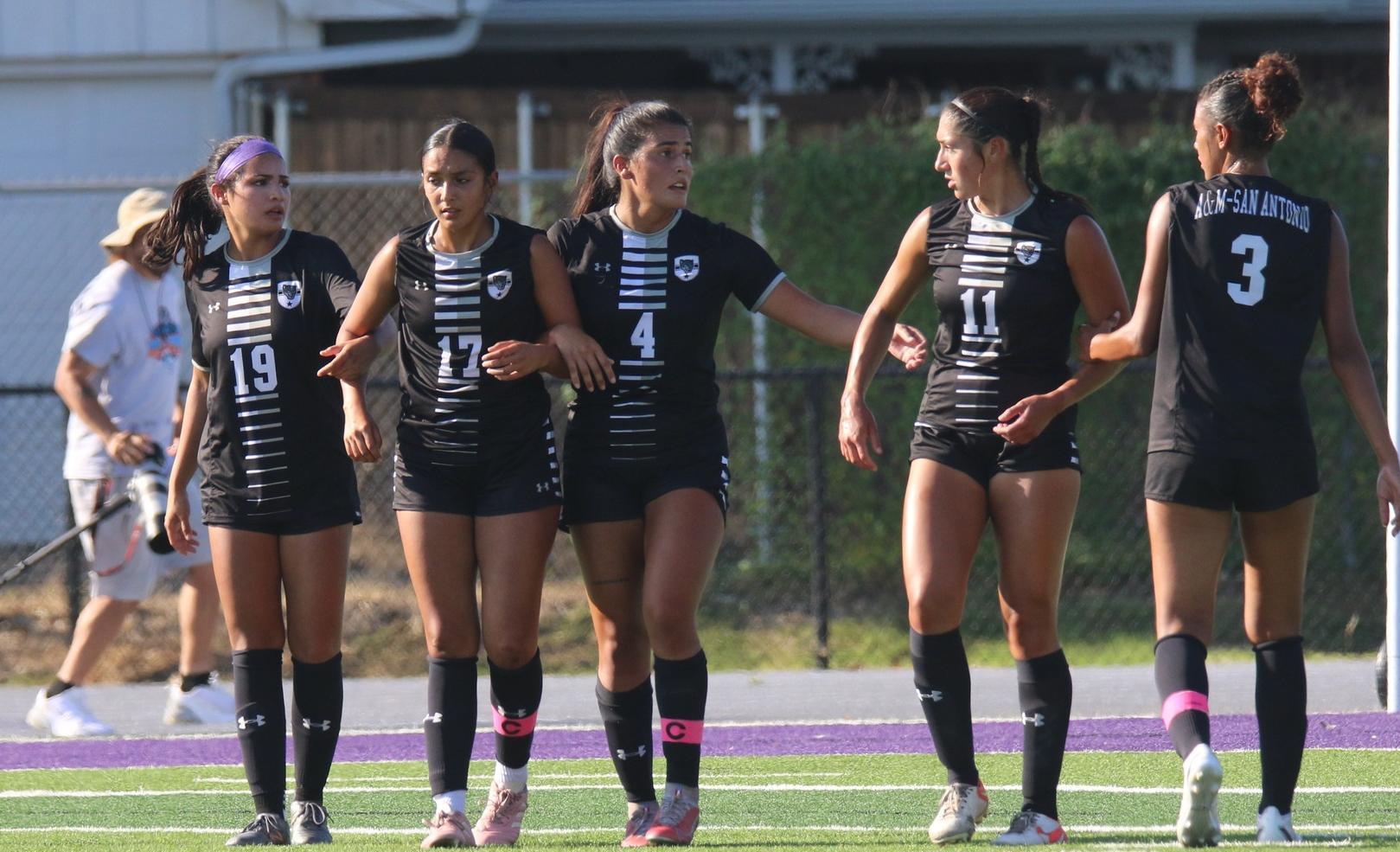 Jaguar Women Open RRAC Play